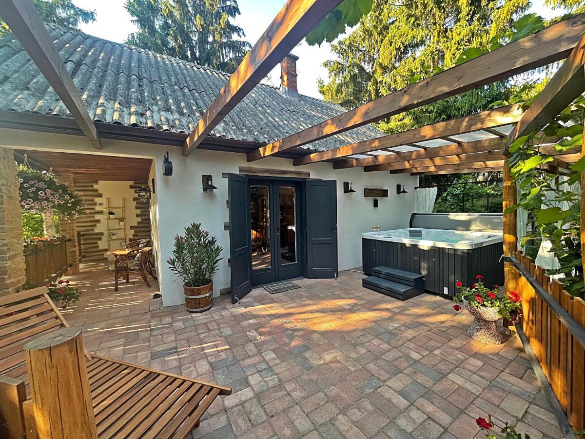 Cityside Cottage Еґер Екстер'єр фото